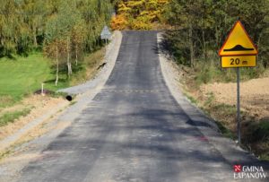 Wyremontowano drogę koło cmentarz