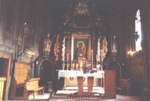 Zabytkowy kościół w Łapanowie - wnętrze - 1