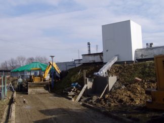 Gotowy zbiornik osadu nadmiernego i zakończona budowa budynku technicznego