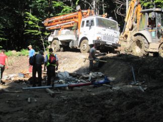 Zdjęcia wykonane podczas prac w dniu 28.06.2011 r. w miejscowości Cichawka (przepompownie i zbiorniki)