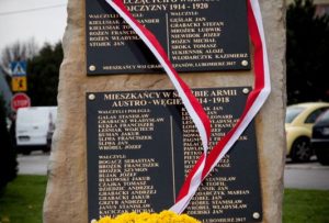 Święto Niepodległości - odsłonięcie pomnika w Grabiu