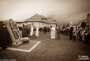 Święto Niepodległości - odsłonięcie pomnika w Grabiu