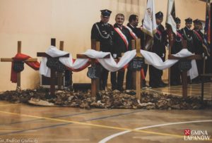 Święto Niepodległości - odsłonięcie pomnika w Grabiu