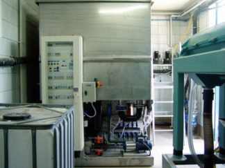 Gotowa aparatura i zamontowane pompy w budynku technicznym